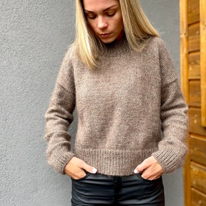 KNITTING PATTERN - My Day Off Sweater, chunky knit, stockinette sweater, oversized jumper, video pattern , flat knit sweater