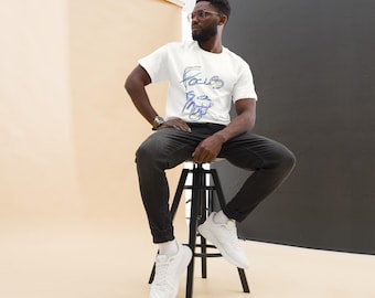 Maglietta streetwear con grafica ADHD, "La concentrazione è un mito", "Top con citazione sul caos neurodivergente"