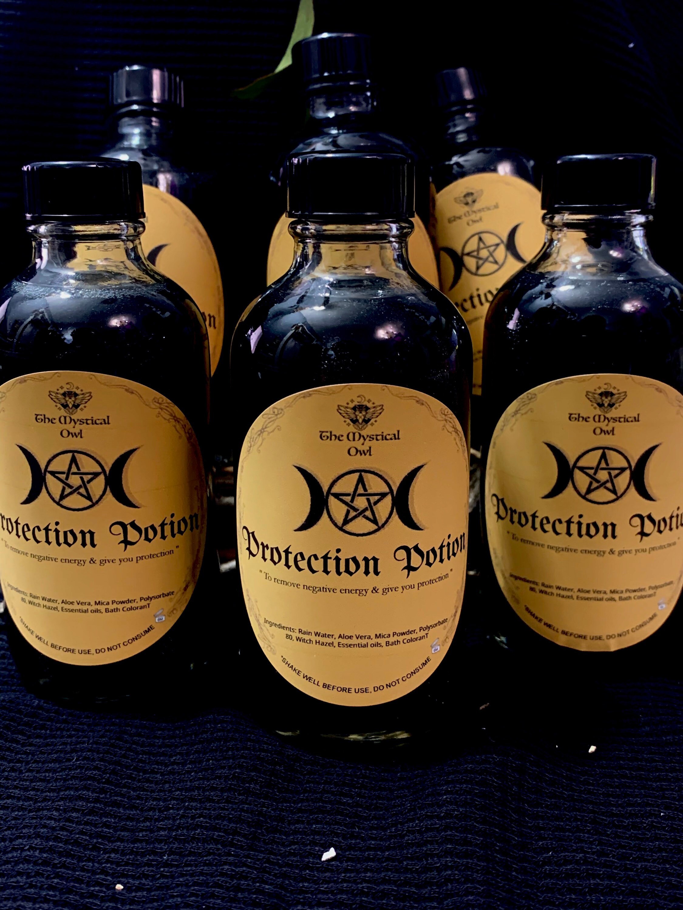 Protection Potion - Potion to protect yourself or others - spell witch - Wicca - herb - moon - black