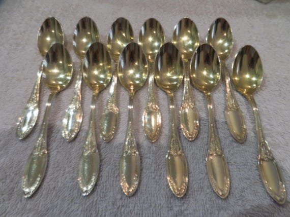 12 cuillères à moka métal doré orfèvre Ercuis modèle Louis XV 29 Vintage French gold-plated demi tasse mini spoons 11,2cm - France
