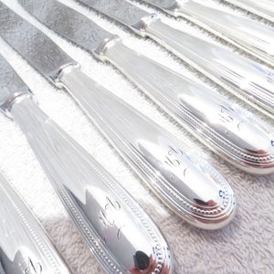 11 dinner knives silver metal handle Christofle goldsmith Perles model engraved M Vintage silver-plated dinner knives 24.5cm excellent