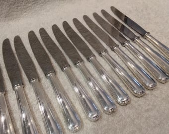 12 Cuillères à Soupe Métal Argenté Style Art Deco Orfèvre Christofle Modèle Albatros French Silver-plated Soup Spoons 12 Cuillères à Soupe Métal Argenté Style Art Deco Orfèvre Christofle Modèle Albatros French Silver-plated Soup Spoons