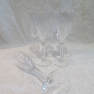 6 flutes à champagne 10cl cristal de Lorraine décor taillé (crystal champagne flutes)