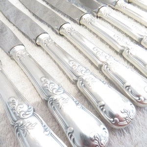 12 dessert knives silver metal handle Rococo style goldsmith F Frionnet Vintage French silver-plated dessert knives 21.3cm