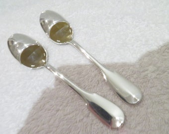 rare 2 cuillères de malade métal argenté style uni-plat orfèvre Ercuis modèle Vieux Paris French silver-plated sick spoon