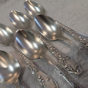 6 silver-plated coffee spoons by Boulenger, Chardons art nouveau model, Gorgeous 1900 French silver-plated coffee spoons 14.2cm