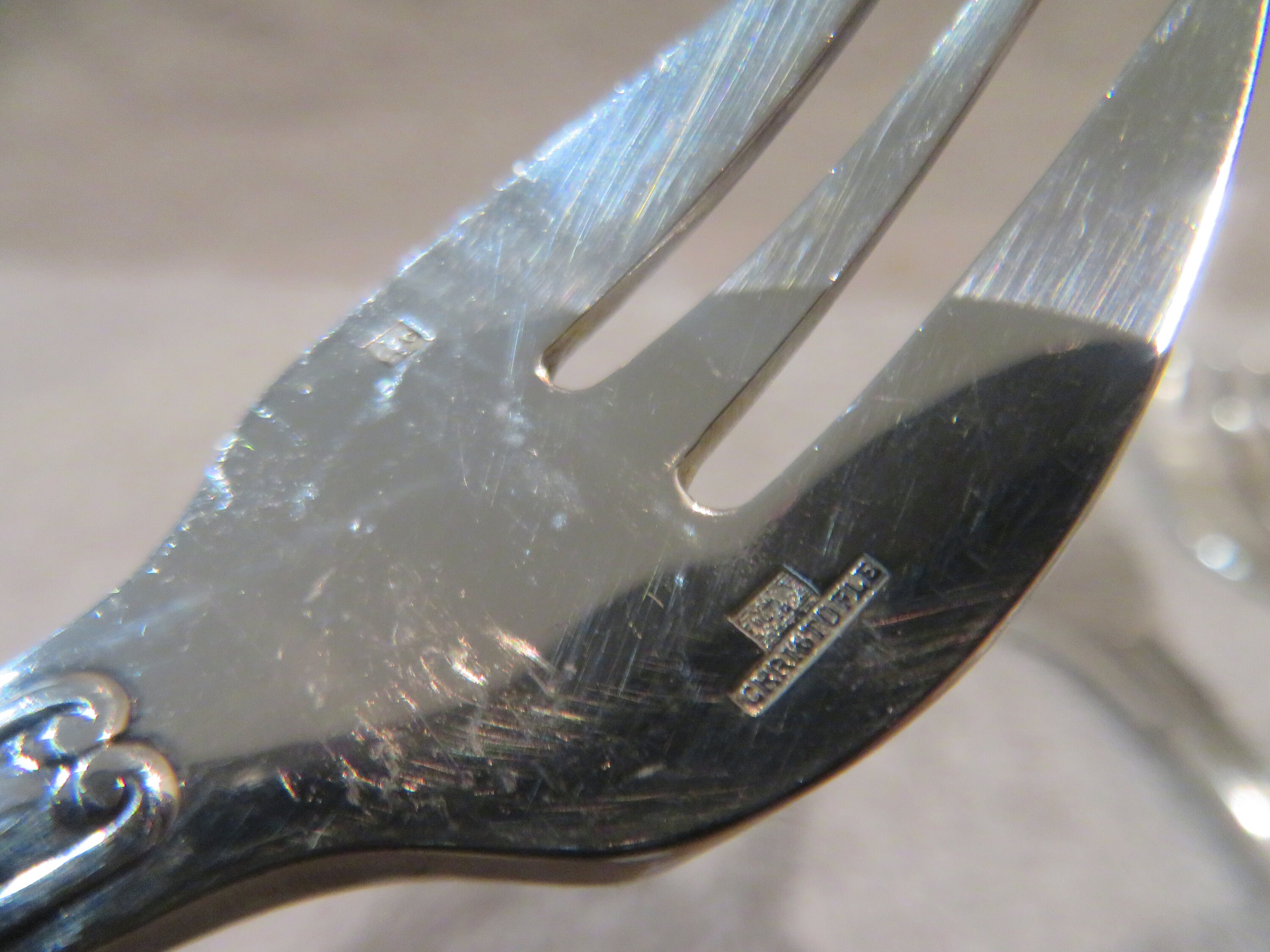 12 Fourchettes à Huîtres Christofle Modèle Coquille Vendôme 2 – Métal Argenté, Super Brillant