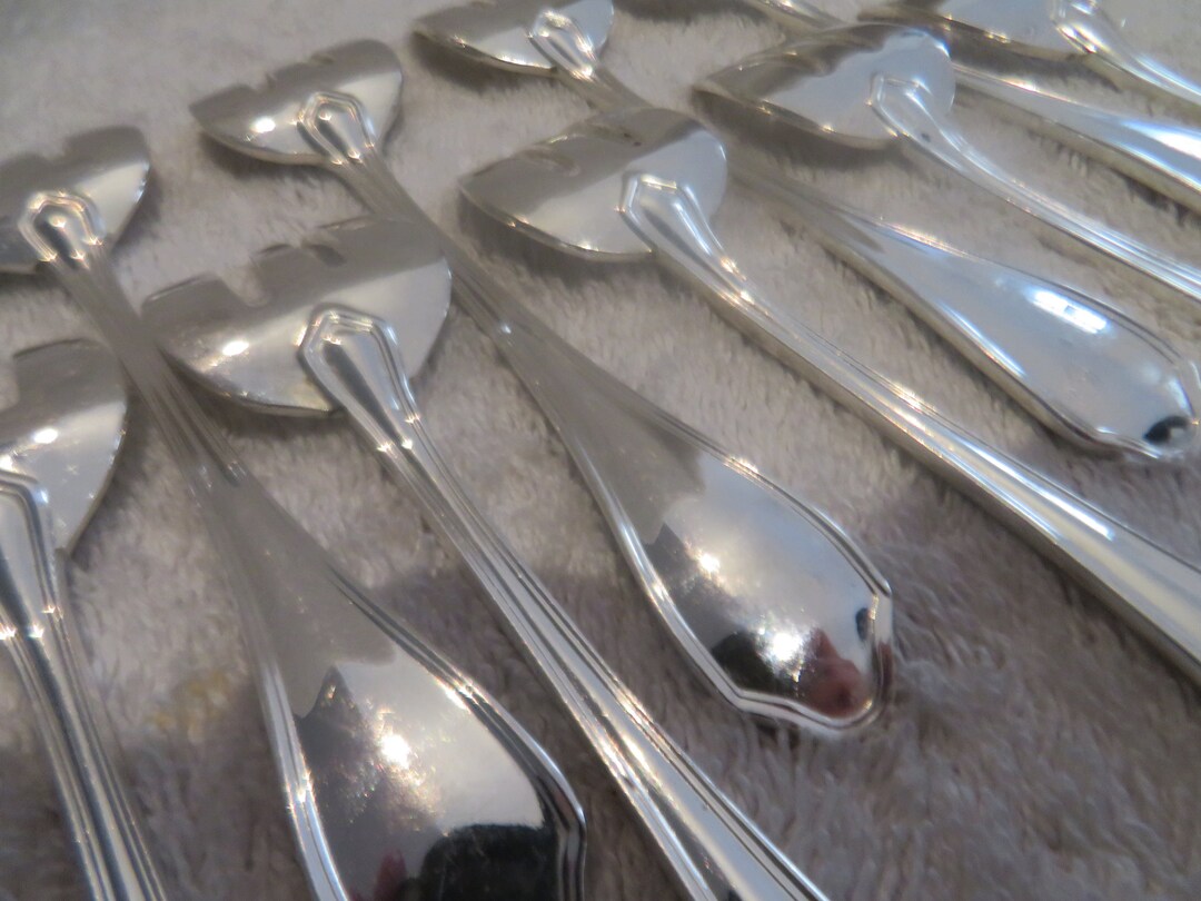 12 Fourchettes à Huîtres En Métal Argenté CBI - Modèle Filet Albi - Fabrication France