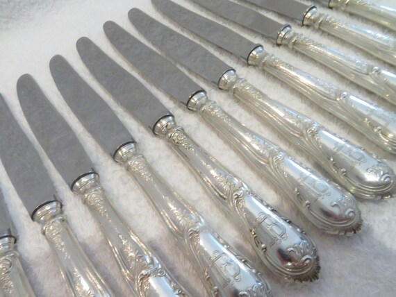 12 Couteaux à Dessert Argent Massif Style Rocaille - Début XXe