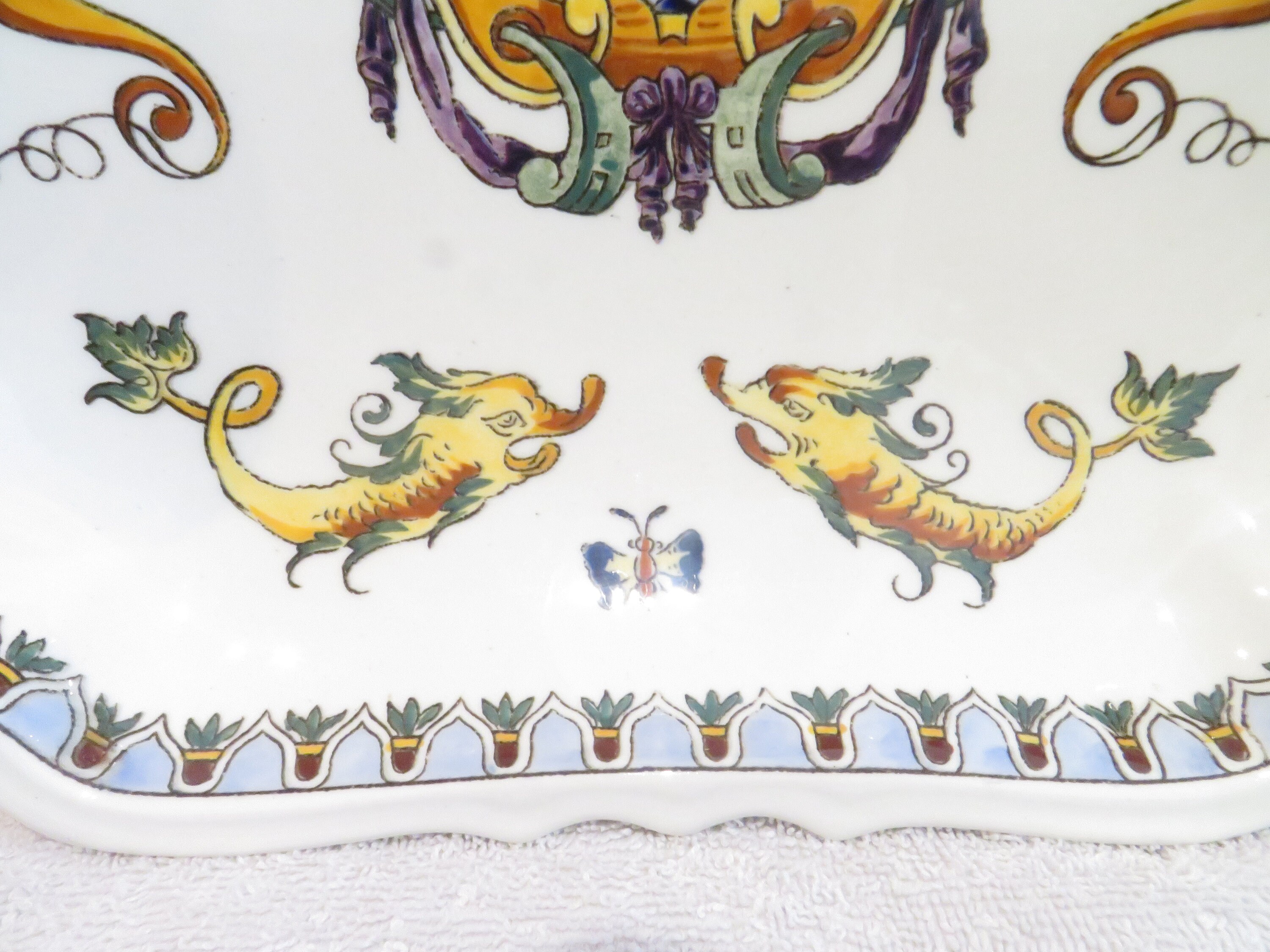 Flat Square 27cm Side Faience Gien Décor Renaissance Background