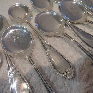 12 silver-plated ice cream spoons, goldsmith Ercuis model Pompadour Louis XV Vintage French silver-plated ice cream spoons 14.2cm