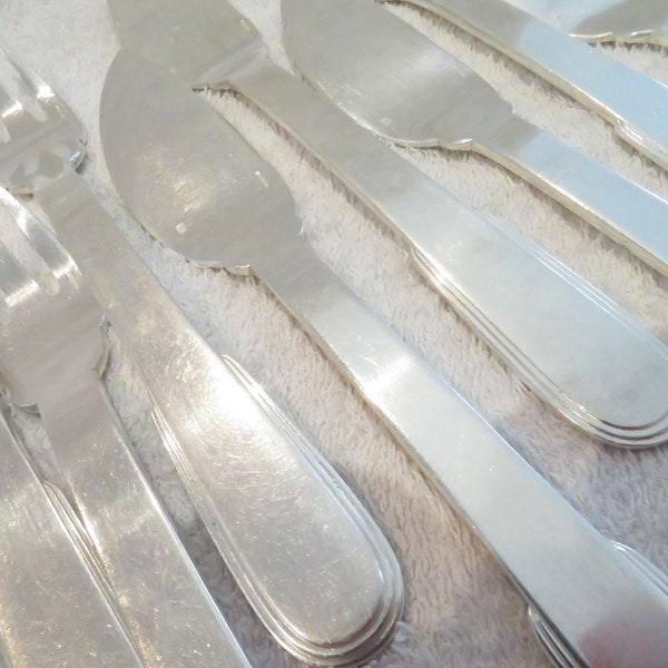 4 fourchettes 6 couteaux à poisson métal argenté st art deco orfèvre Christofle modèle Laos Magnifico argentato 4 forchette di pesce 6 coltelli
