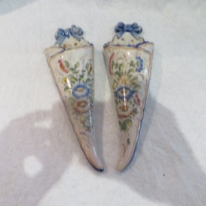 pair of wall bouquetière faience de Nevers manufactures Trousseau 1894 French floral decoration pottery cornets for flowers