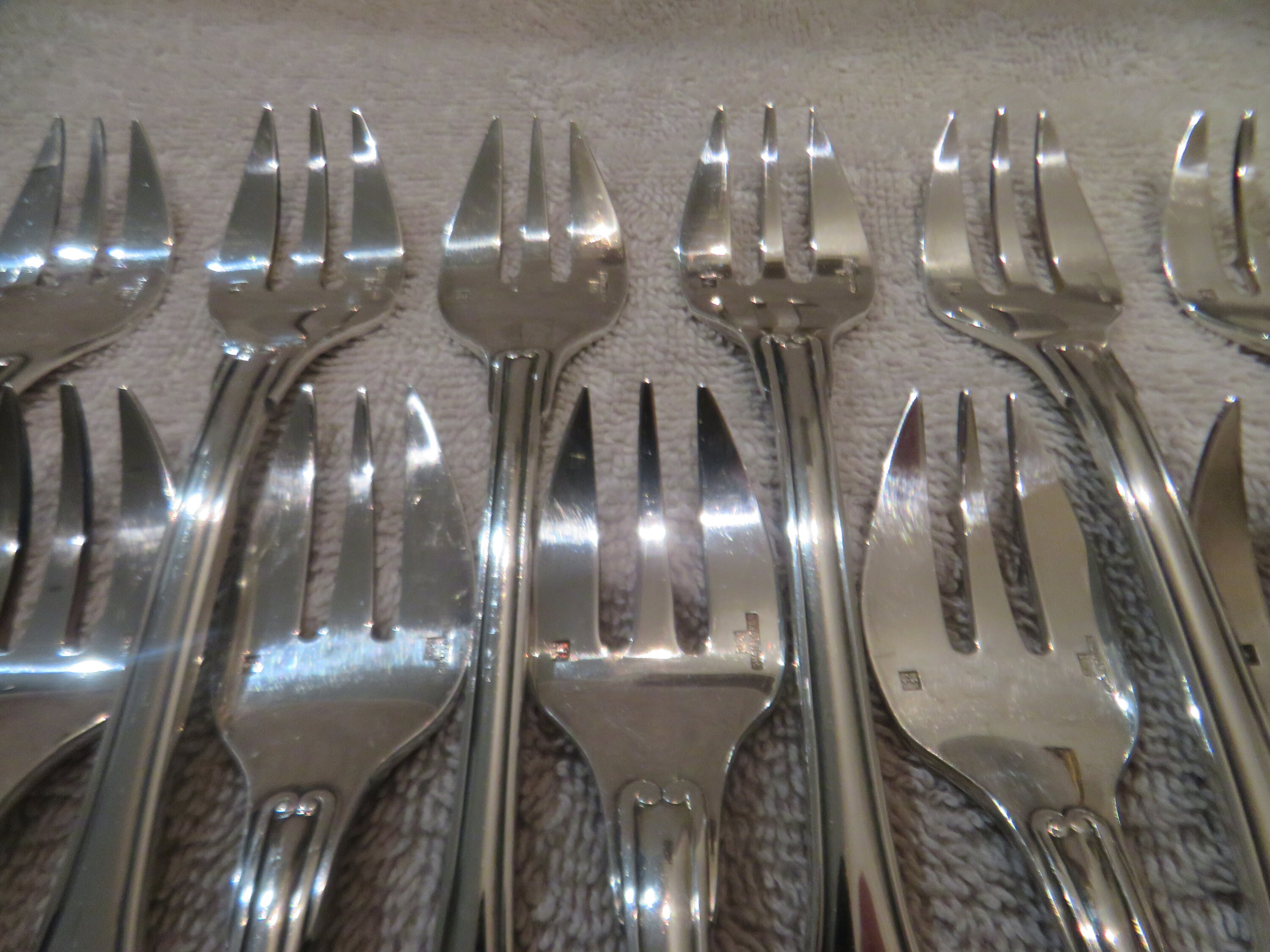 12 Fourchettes à Huîtres Christofle Modèle Coquille Vendôme 2 – Métal Argenté, Super Brillant