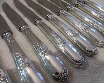 superbe 12 couteaux à dessert métal argenté style Empire orfèvre Vuillermet à Lyon Vintage French silver-plated dessert knives 21,2cm