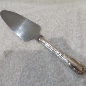 カッティングパイサーバー シルバーメタルハンドル 金細工師 クリストフルモデル マルリー ヴィンテージ銀メッキケーキ マルチサーバー 並品 シミ