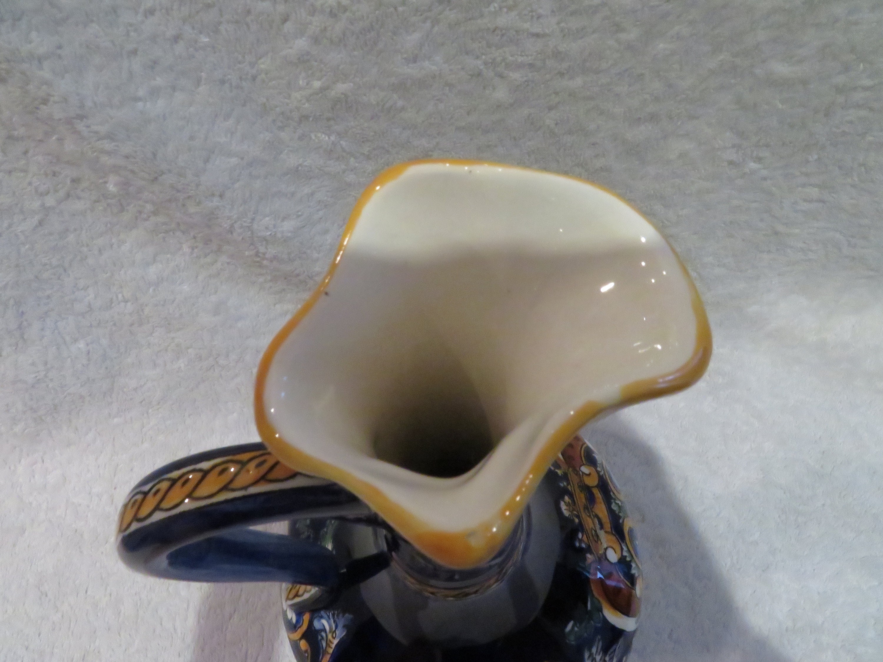 ジアン陶器水差し イタリア・ルネサンス装飾 青背景スタンプ