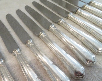 12 couteaux à dessert manche métal argenté orfèvre Ercuis modèle Contours monogrammé HS French silver-plated dessert knives