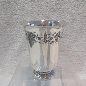 Large tulip cup 950 silver 2nd rooster Paris floral decoration goldsmith Louis Tassin Paris 1809 French 950 silver large beaker 32cl h 12cm