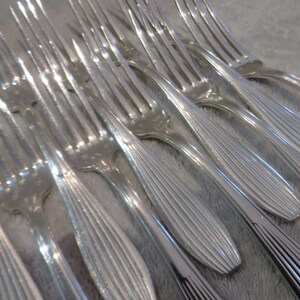 10 dessert forks silver metal art deco style fillets goldsmith Saglier 1930 French silver-plated dessert forks 18.9cm