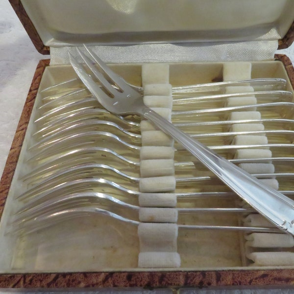 12 silver metal cake forks art deco F Frionnet (French silver-plated pastry cake forks)