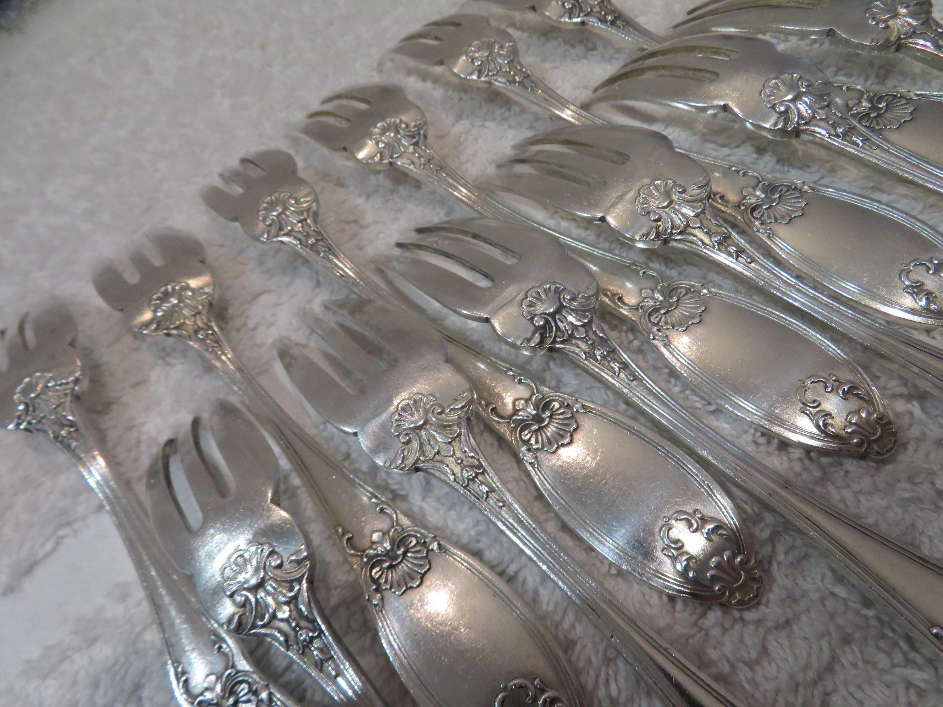 12 silver plated cake forks goldsmith Boulenger model Louis XIV rich early 20th c French silver-plated pastry cake forks 14.7cm