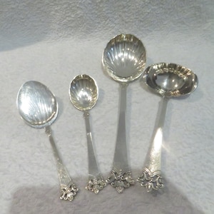 4 pièces à servir argent 830 Norvège décor rinceaux orfèvre Magnus Aase Bergen 20th c Norwegian 830 silver 4 serving pieces