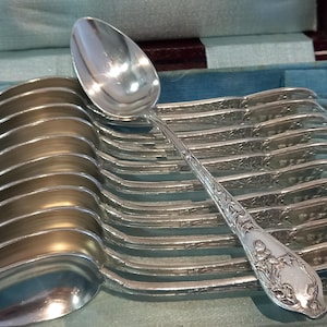 12 silver-plated coffee spoons by Boulenger, Chardons art nouveau model, Gorgeous 1900 French silver-plated coffee spoons 14.3cm