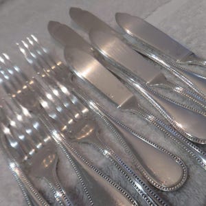 5 silver-plated fish cutlery set by Christofle, model Perles Vintage 1980 silver-plated 10p fish cutlery set