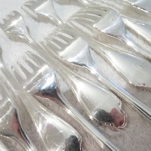 12 fourchettes à dessert entremets métal argenté style Louis XV orfèvre Alfenide Vintage French silver-plated dessert luncheon forks