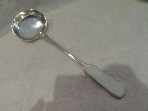 Kleine silberne Suppenkelle, 875/84 Solotnik, russisch, schlichtes Modell, um 1900, Riga