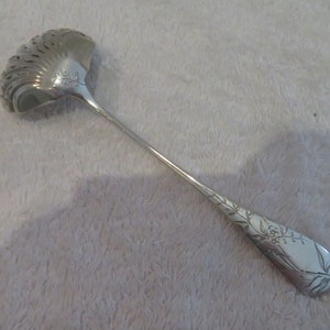 Nice silver spoon to sprinkle 950 Minerve art nouveau style goldsmith Henri Soufflot 1900 French 950 silver sugar sifter spoon