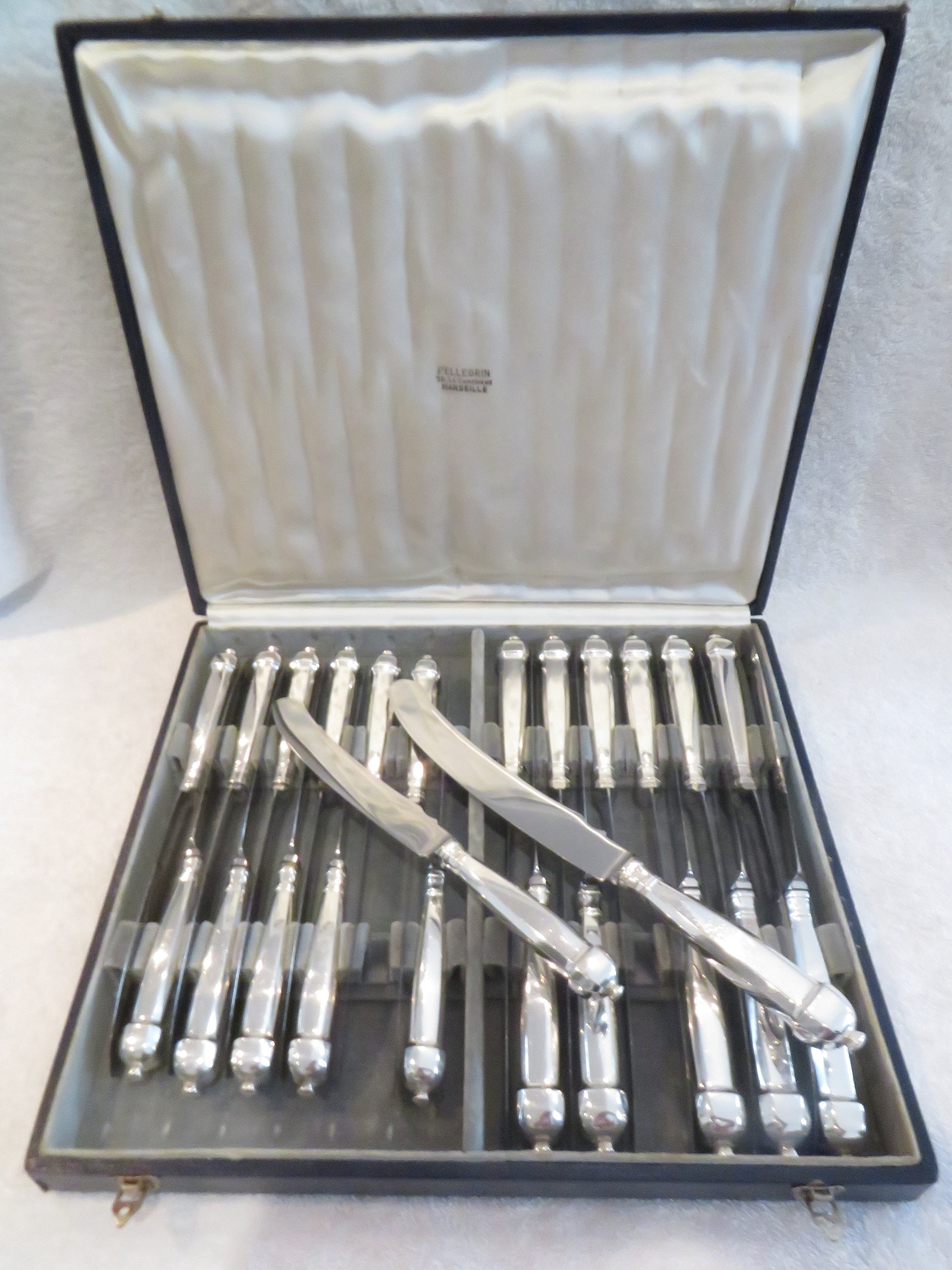 Somptueux 24 couteaux table dessert manche argent 950 Minerve style richelieu orfèvre AF Magnificent French 950 silver 24 knives
