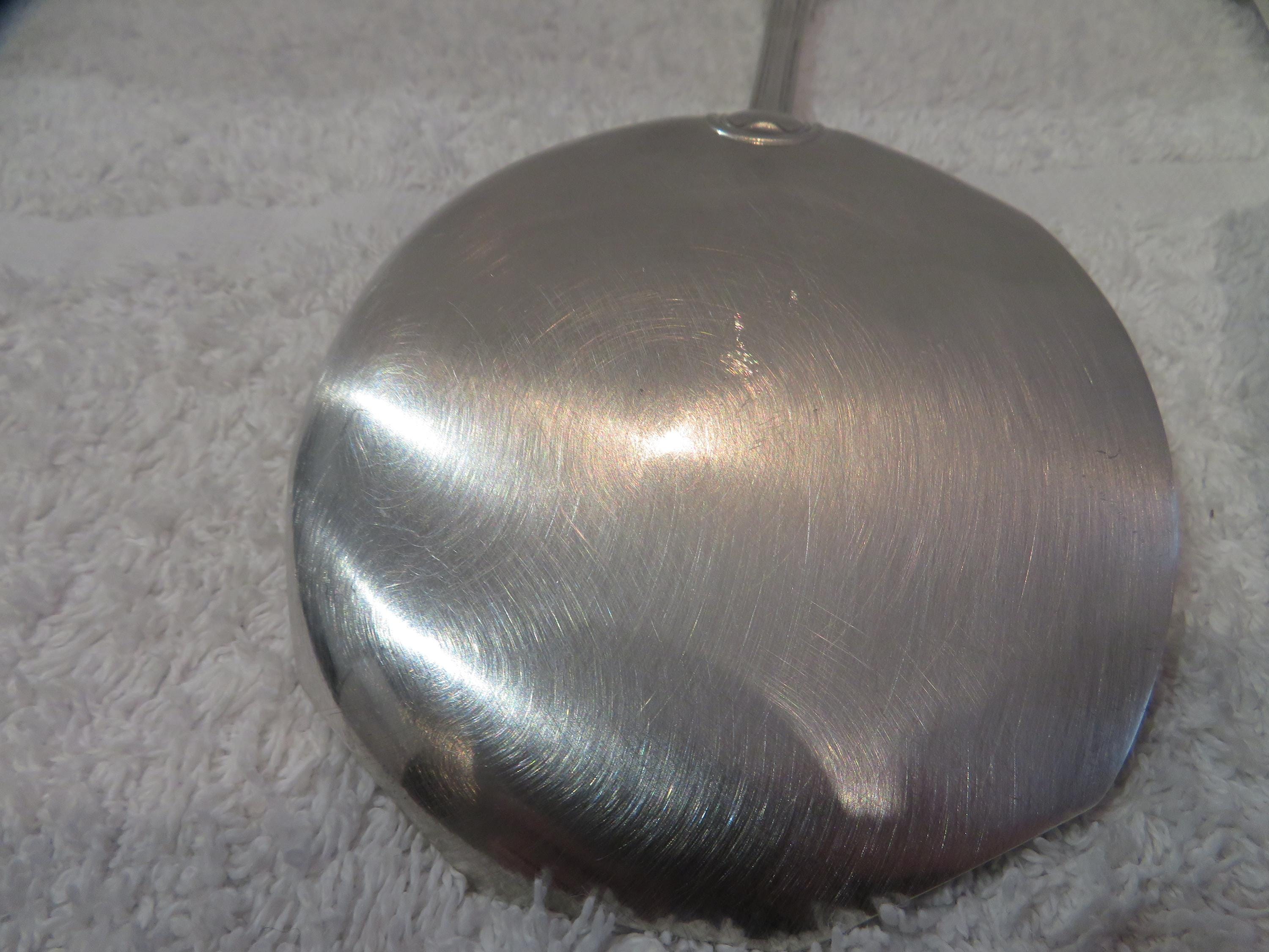 Ménagère en métal argenté, 12 couverts modèle Art déco perlé, orfèvre