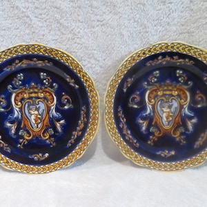 2 faience plates of Gien renaissance décor on blue background 1960 French pottery flats diameter 22,5cm