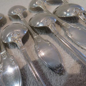 9 silver-plated coffee spoons by Saglier Frères, Arcole Empire model, 20th century, French silver-plated coffee spoons, 14.7 cm