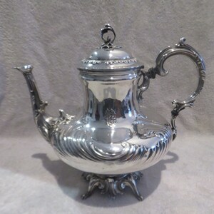 Cloche clochette de table argent massif Minerve Henin & Cie 119,06gr XIXème