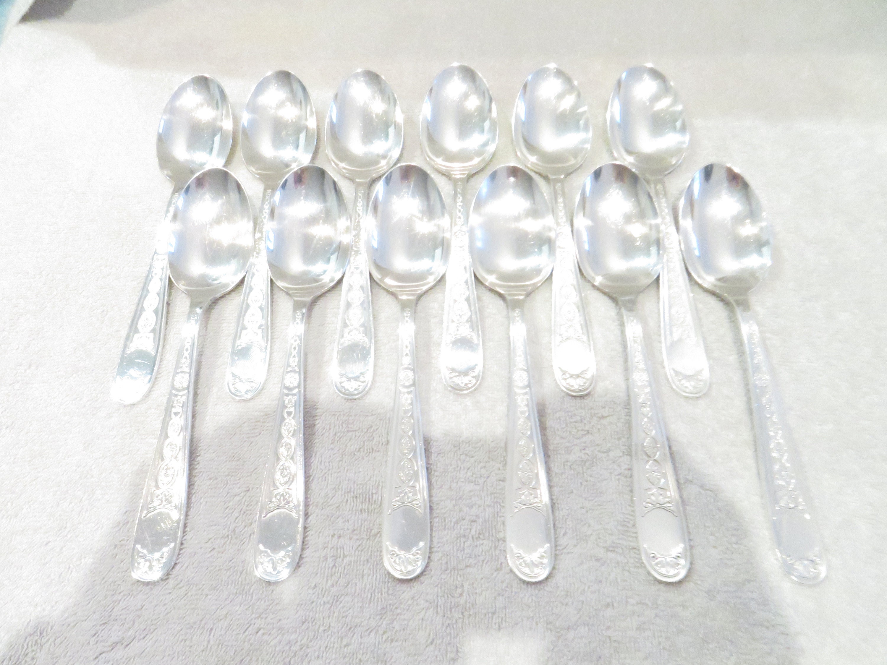 12 cuillères a soupe en métal argenté Christofle modèle villeroy