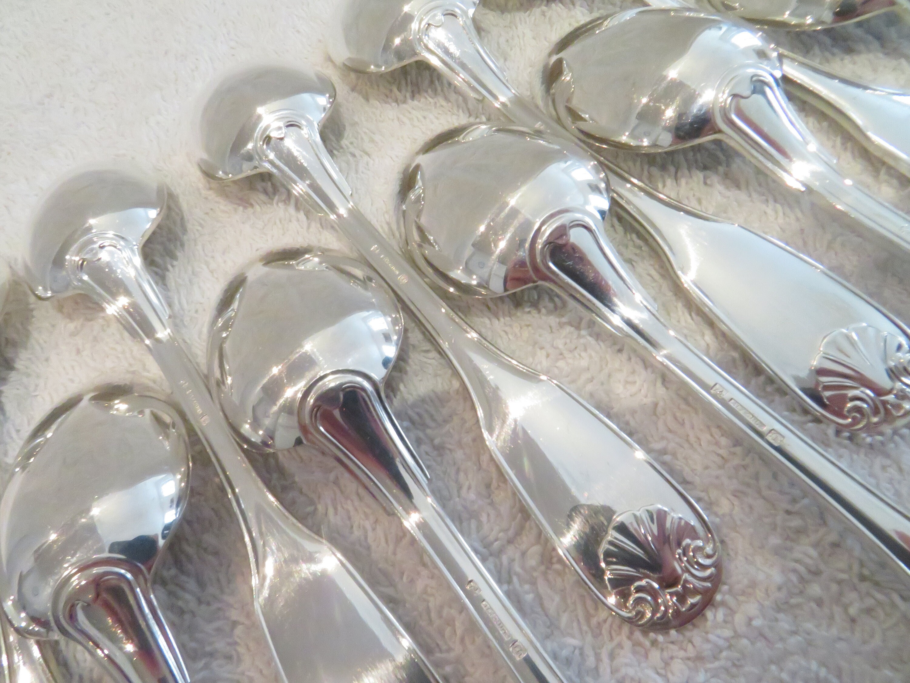 12 cuillères à café métal argenté décor coquille orfèvre Alfenide French  silver-plated coffee spoons Christofle production -  France
