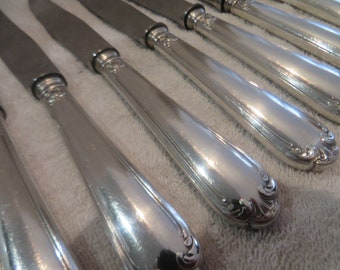 12 couteaux de table métal argenté style Louis XV orfèvre Felix Frères Vintage French silver-plated dinner knives 25,6cm