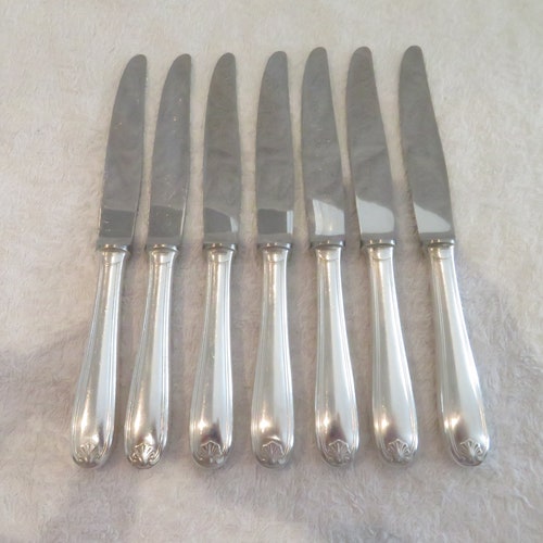 7 couteaux à shops dessert manche métal argenté orfèvre Christofle modèle Clement Marot Vintage French silver-plated dessert knives