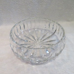 Beautiful cut center of table crystal saint Louis size shuttle model Jersey? Vintage French crystal fruit bowl center piece