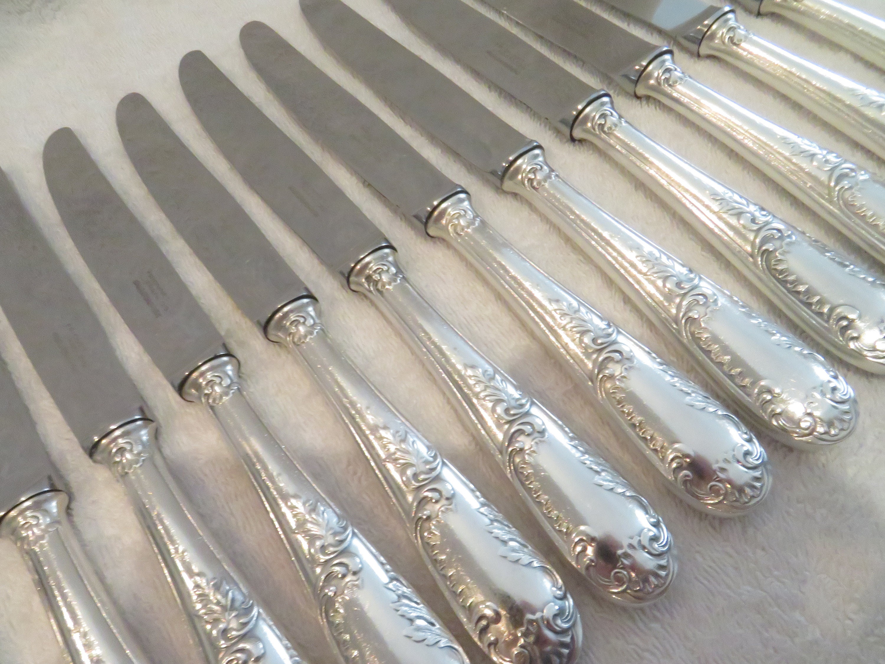 12 Couteaux De Table