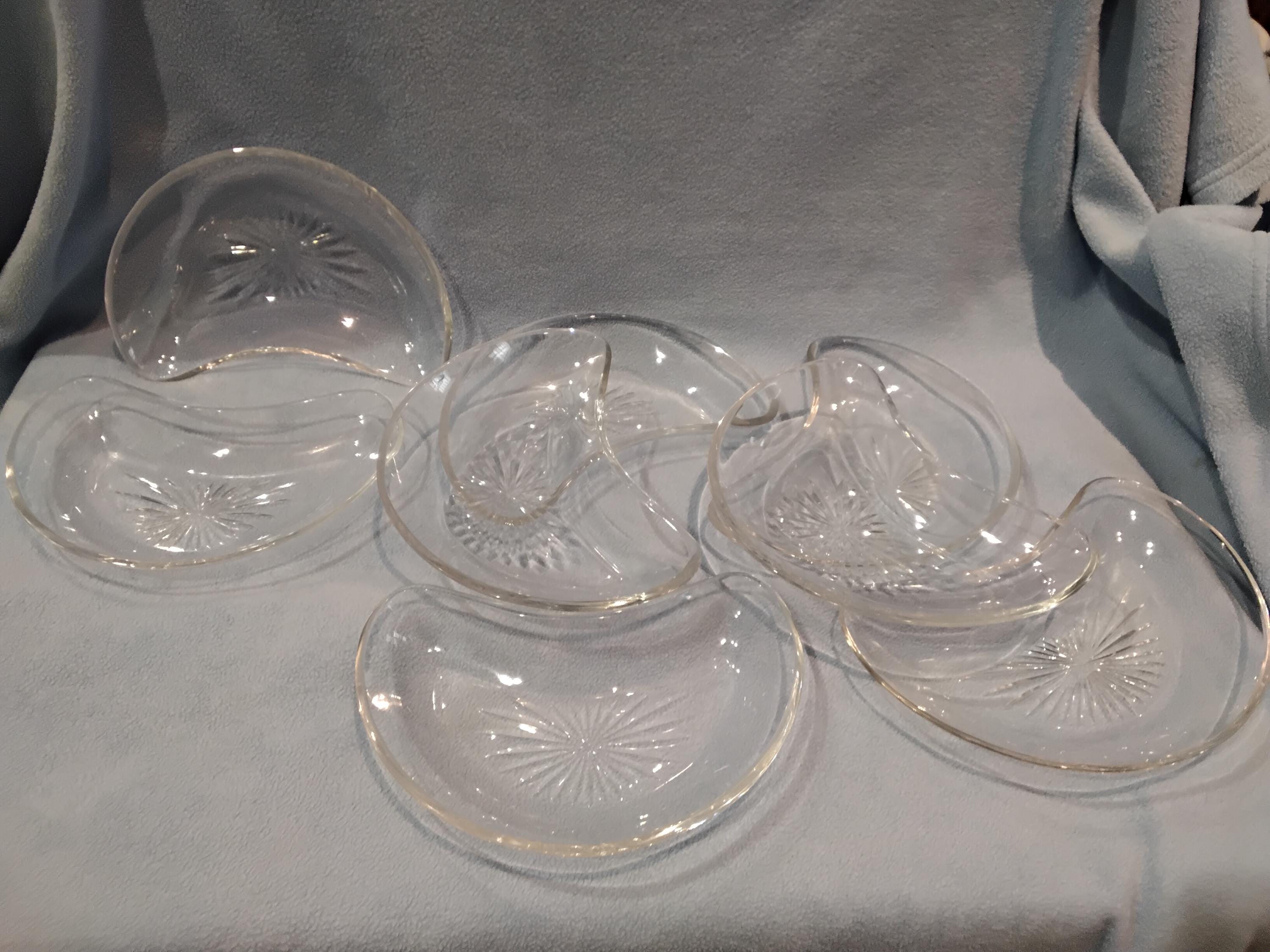 Beautiful Set of 8 Baccarat Crystal Salad Plates, Post-1936