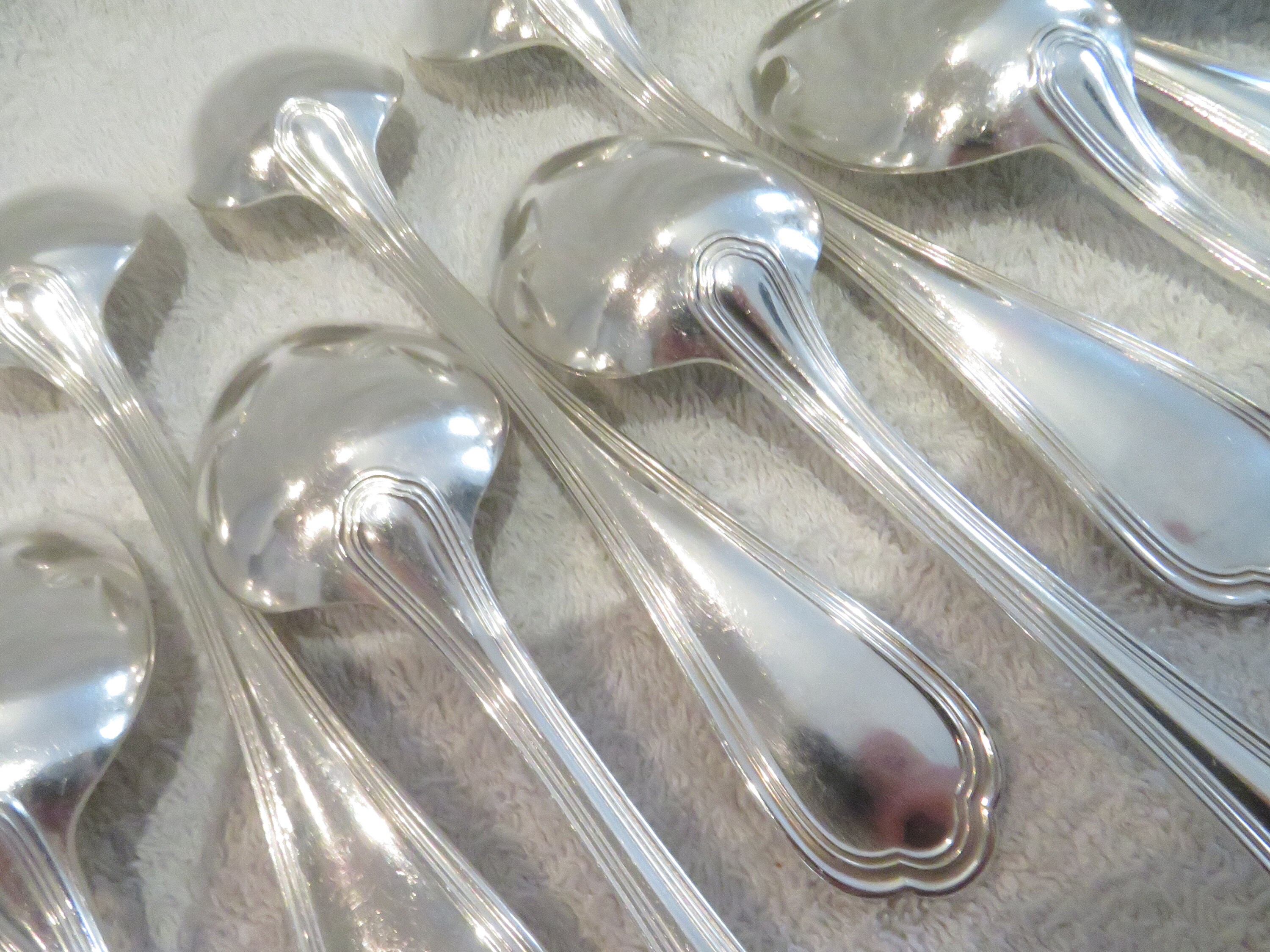 12 cuillères à soupe métal argenté orfèvre Christofle modèle Spatours French silver-plated soup spoons