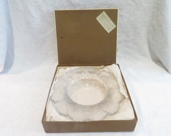 Belle coupe en verre moulé pressé Lalique modèle Honfleur 1950 French boxed bart glass bowl 22cm