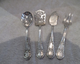 Hors d'oeuvre-Service, Silbermetall, Rokoko-Stil, Goldschmied Ercuis für M Co, Modell Louis XV 22, französisches, versilbertes 4-teiliges Vorspeisen-Servierset