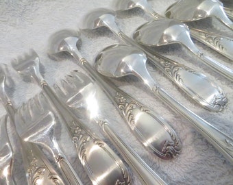 12 couverts à dessert métal argenté style rocaille orfèvre Orbrille French silver-plated 24p dessert cutlery set