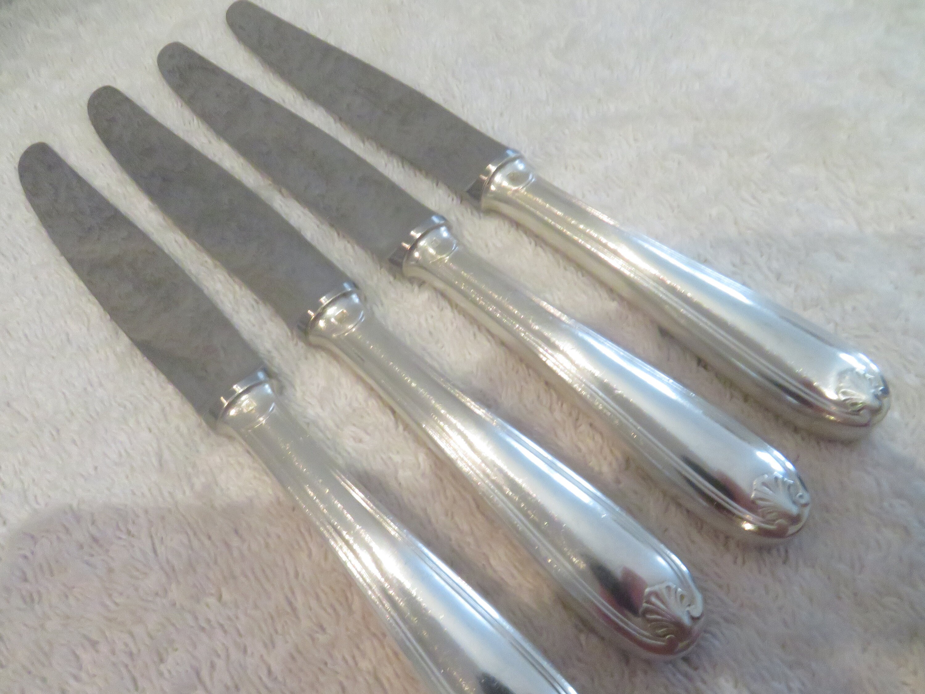 6 couteaux de table métal argenté orfèvre Christofle modèle Oceana argenté Gorgeous vintage silver-plated dinner knives near mint 24,8cm - France