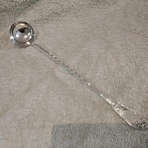 Hübsche, versilberte Punsch- oder Kirschkelle, hergestellt von den Silberschmieden des Louvre im Jugendstil, um 1900, französisch.